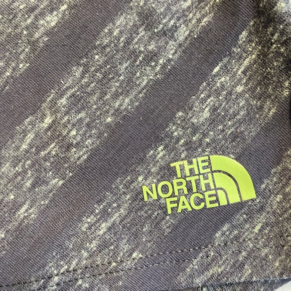 THE NORTH FACE Black Gray Chevron Striped Athletic Tank With Criss Cross Back - Picture 6 of 11